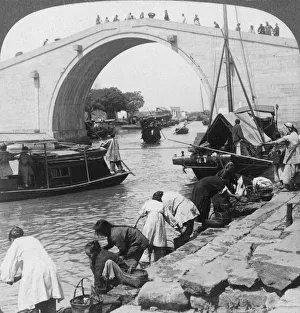 Woo Men Bridge and Grand Imperial Canal, Soo-chow (Suzhou), China, 1900.Artist: Underwood & Underwood Woo Men Bridge and Grand Imperial Canal, Soo-chow (Suzhou), China, 1900.Artist: Underwood & Underwood