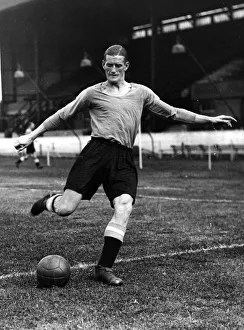 George Barber playing for Chelsea FC in 1934. BOX 0620 22072 George Barber playing for Chelsea FC in 1934. BOX 0620 22072