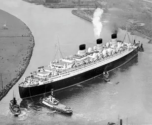 The Queen Mary Cruise Ship in the Clyde river The Queen Mary Cruise Ship in the Clyde river