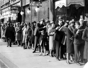 Times Gone By Prints: Cinema Queue People Print, London 1932