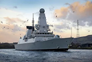 HMS Defender Arriving in Glasgow HMS Defender Arriving in Glasgow