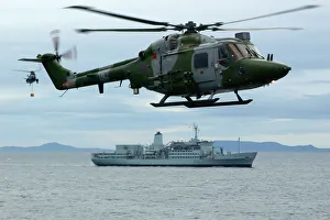 HMS Ocean conducting a VERTREP with RFA Fort Austin HMS Ocean conducting a VERTREP with RFA Fort Austin