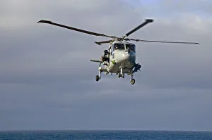 Lynx Helicopter of HMS Edinburgh Lynx Helicopter of HMS Edinburgh