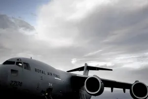 Images Dated 2009 July: Print of a C17 Globemaster III at RAF Brize Norton