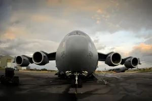 Images Dated 2009: Print of a C17 Globemaster III at RAF Brize Norton