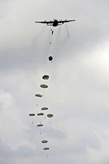 Royal Air Force Collection: Soldiers from 3 Para Parachute from a Hercules Aircraft