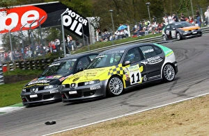 Images Dated 26th April 2004: 2004 SEAT Cupra Championship, Brands Hatch, 25th April 2004. Toca Support