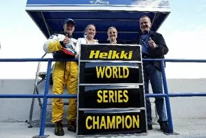 Images Dated 7th November 2004: World Series By Nissan 2004: 2004 World Series by Nissan champion Heikki Kovalainen, Pons Racing