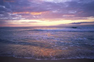 Hawaii, Kauai, Polihale Sunset Over Beach, Pink And Orange Clouds, Waves A32D Hawaii, Kauai, Polihale Sunset Over Beach, Pink And Orange Clouds, Waves A32D