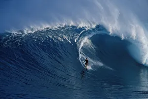Hawaii, Maui, Buzzy Kerbox Surf Curling Wave At Jaws Aka Peahi, Curling Wave Hawaii, Maui, Buzzy Kerbox Surf Curling Wave At Jaws Aka Peahi, Curling Wave