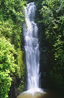 Images Dated 20th February 1998: Hawaii, Maui, Hana, Wailua Falls Valley, Waterfall Surrounded By Lush Greenery