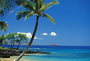 Hawaii, Maui, Island Of Kahoolawe And Molokini Viewed From Makena Hawaii, Maui, Island Of Kahoolawe And Molokini Viewed From Makena