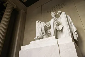 Monumental Statue Of Abraham Lincoln In The Lincoln Memorial Monumental Statue Of Abraham Lincoln In The Lincoln Memorial
