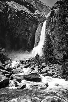 Yosemite Falls, Yosemite National Park, California, USA Yosemite Falls, Yosemite National Park, California, USA