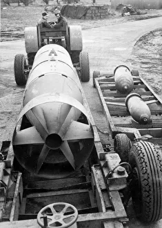 A 12000 lb cookie bomb compared with a 500 lb and 1000lb bomb A 12000 lb cookie bomb compared with a 500 lb and 1000lb bomb