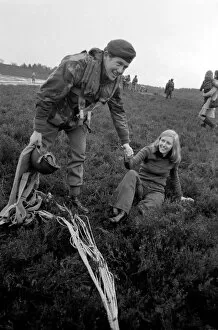 Images Dated 14th February 1975: 9th Independent Parachute Squadron with wife after drop. February 1975 75-00893-002