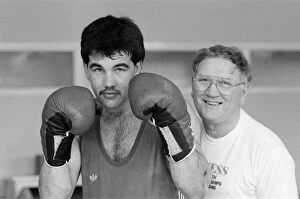 Images Dated 30th April 1986: ABA light heavyweight champion Jimmy Moran from Redditch with his coach Dennis Jackson