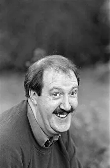 Images Dated 4th November 1985: Actor Gorden Kaye in Huddersfield. 4th November 1985