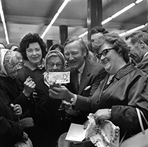 Actor Leslie Phillips was in Newcastle on 16th November 1971 starring in the play The Man Actor Leslie Phillips was in Newcastle on 16th November 1971 starring in the play The Man
