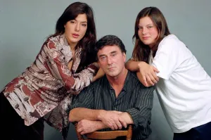 Actor Bill Murray from TV show The Bill poses with his two daughters Liz Actor Bill Murray from TV show The Bill poses with his two daughters Liz