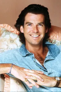 Actor Pierce Brosnan in London dbase July 1988 MSI Brochure Actor Pierce Brosnan in London dbase July 1988 MSI Brochure