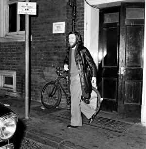Actor: Tom Courtenay leaving the Globe Theatre, Shaftesbury Avenue last (Mon Actor: Tom Courtenay leaving the Globe Theatre, Shaftesbury Avenue last (Mon