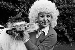 Actress Barbara Windsor at home. 19th October 1980 Actress Barbara Windsor at home. 19th October 1980