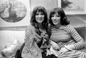 Actress Joan Collins and Evie Bricusse. January 1975 75-00497-001 Actress Joan Collins and Evie Bricusse. January 1975 75-00497-001