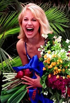 Images Dated 19th May 1997: Actress Miranda Burrows at Chelsea flower show May 1997 holding boquet of flowers