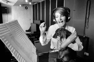 Actress Penelope Keith makes a record about a Dachsund dog. June 1980 80-03067-004 Actress Penelope Keith makes a record about a Dachsund dog. June 1980 80-03067-004