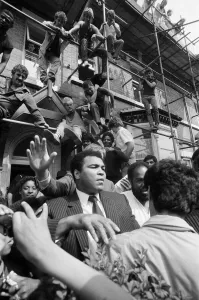 Admires climb scaffolding and occupy every other possible viewpoint to get a glimpse of Admires climb scaffolding and occupy every other possible viewpoint to get a glimpse of