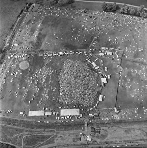 Images Dated 25th June 1971: Aerial view of the 1971 Reading Pop Festival site. 25th June 1971