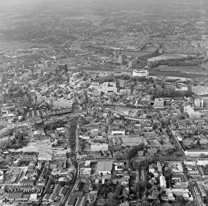 Images Dated 26th October 1976: Aerial views of Reading, Berkshire. 26th October 1976