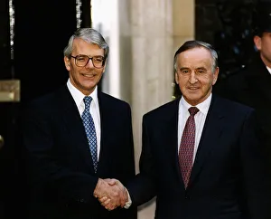 Albert Reynolds Irelands Prime Minister meets British Prime Minister John Major 1993 Albert Reynolds Irelands Prime Minister meets British Prime Minister John Major 1993