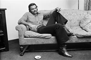 Images Dated 6th July 1973: American actor Burt Reynolds at the Dorchester Hotel London. 6th July 1973