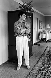 Images Dated 26th June 1986: American actor Tom Cruise in his hotel suite on a visit to London