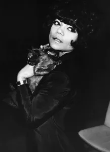 American singer and actress Eartha leaving London's Heathrow Airport for Los Angeles American singer and actress Eartha leaving London's Heathrow Airport for Los Angeles
