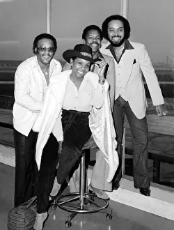 American soul singer Gladys Knight with her backing group The Pips consisting of l-R American soul singer Gladys Knight with her backing group The Pips consisting of l-R