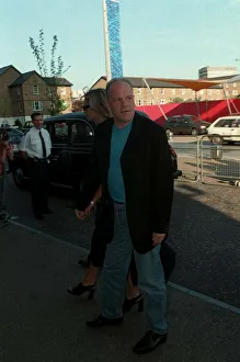 Andy Gray TV Presenter May 1998 Sky sports football presenter arriving at the LWT Andy Gray TV Presenter May 1998 Sky sports football presenter arriving at the LWT