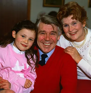 Andy Stewart singer December 1985 wih wife Sheila and daughter Magdalene Andy Stewart singer December 1985 wih wife Sheila and daughter Magdalene