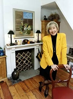 Images Dated 8th October 1991: Ann Gregg Tv Presenter At Home In Surrey