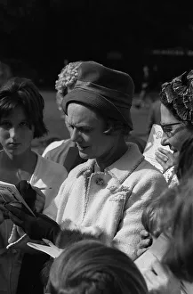 Anna Neagle actress signing autographs at Sandown Races P6121 Box Q185 Anna Neagle actress signing autographs at Sandown Races P6121 Box Q185