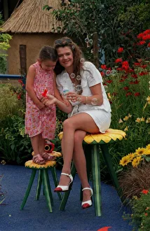 Annabel Croft TV Presenter July 1998 With her daughter Amber at the Hampton court Annabel Croft TV Presenter July 1998 With her daughter Amber at the Hampton court