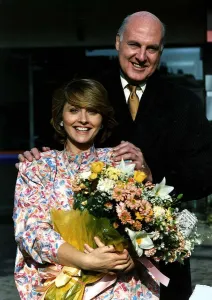 Anne Diamond TV presenter holding a bouquet of flowers Anne Diamond TV presenter holding a bouquet of flowers