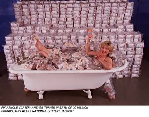 Anthea Turner in bath of 20 million pounds - prize money for this weeks national lottery Anthea Turner in bath of 20 million pounds - prize money for this weeks national lottery