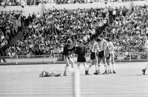 Argentina protest to referee Rudolph Kreitlin 1966 over Rattin being sent Argentina protest to referee Rudolph Kreitlin 1966 over Rattin being sent