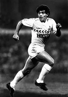 Argentine footballer Diego Maradona playing for Tottenham Hotspur in the Osvaldo Ardiles Argentine footballer Diego Maradona playing for Tottenham Hotspur in the Osvaldo Ardiles