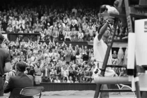 Arthur Robert Ashe, Jr. (July 10, 1943 - February 6, 1993) was an American World No Arthur Robert Ashe, Jr. (July 10, 1943 - February 6, 1993) was an American World No