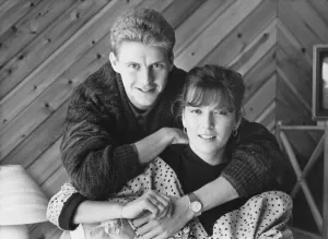 Athlete Steve Cram Steve Cram at home with his wife Karen 4 November 1986 Athlete Steve Cram Steve Cram at home with his wife Karen 4 November 1986