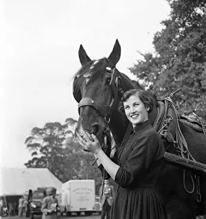Audrey Walters, Miss Young Farmer with her horse. October 1952 C4936 Audrey Walters, Miss Young Farmer with her horse. October 1952 C4936